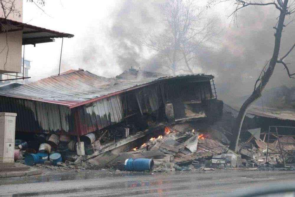 Kahramanmaraş toptancılar çarşısı yerle bir oldu