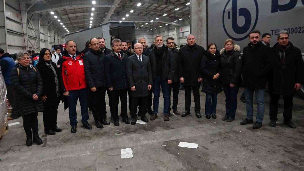 Bursa’da deprem bölgesine yardım seferberliği