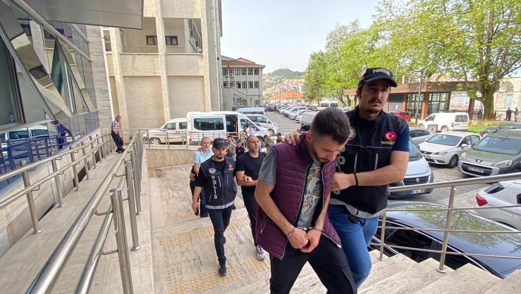 Zonguldak’ta Narkotimler uyuşturucu ticareti yapan çeteyi çökertti: 9 tutuklu