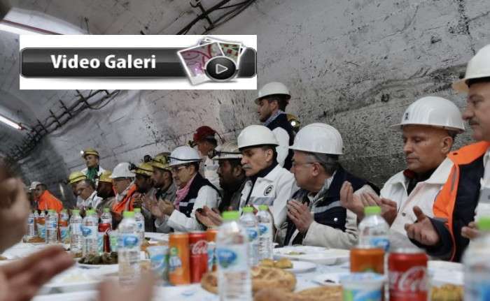 Enerji ve Tabii Kaynaklar Bakanı Fatih Dönmez maden işçileriyle iftar yaptı